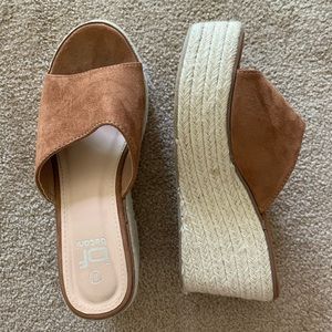 Platform sandals